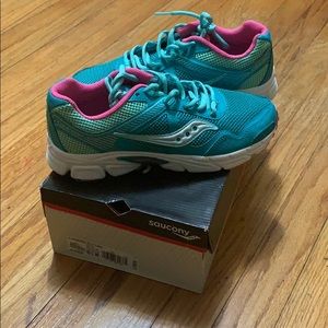 BRAND NEW Saucony girls sneakers 6.5